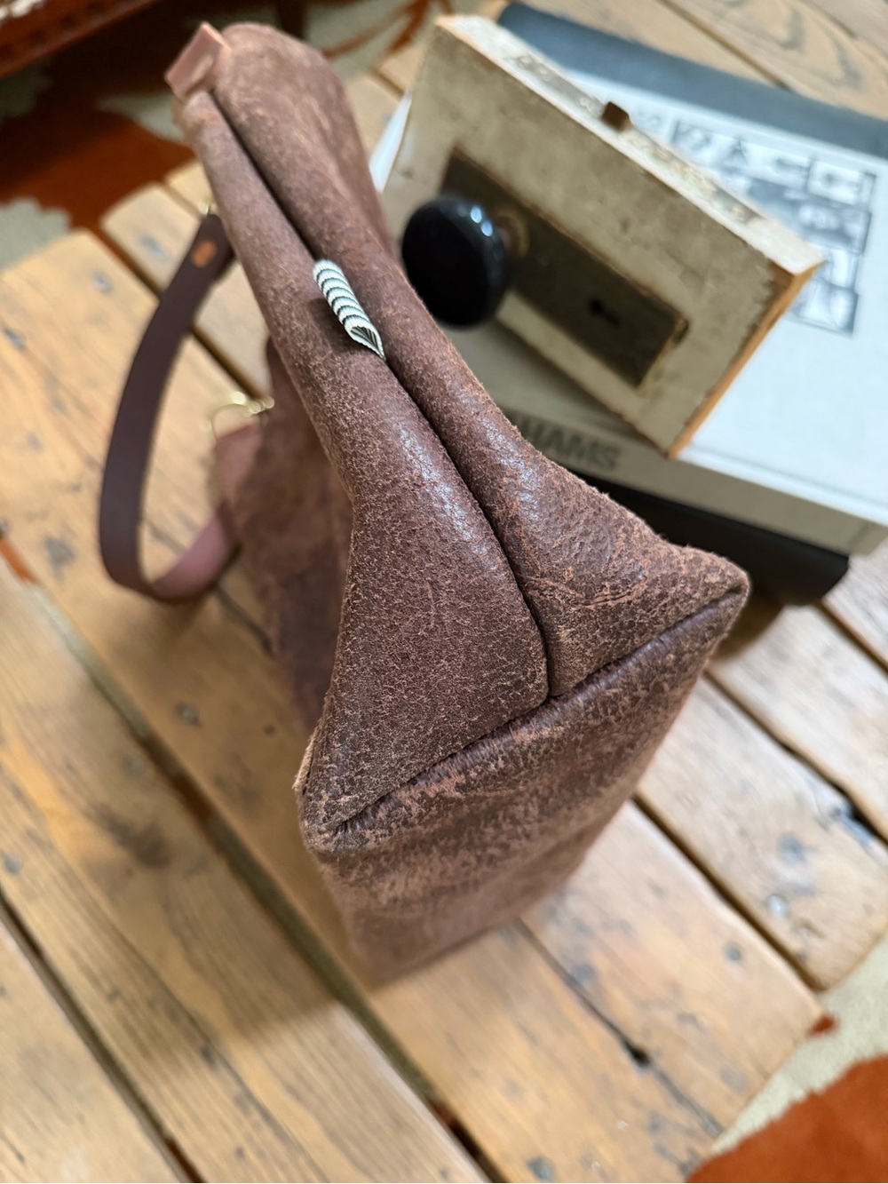 Meanwhile Carryall and Crossbody - Brown Leather Bag - Picture 7 of 8